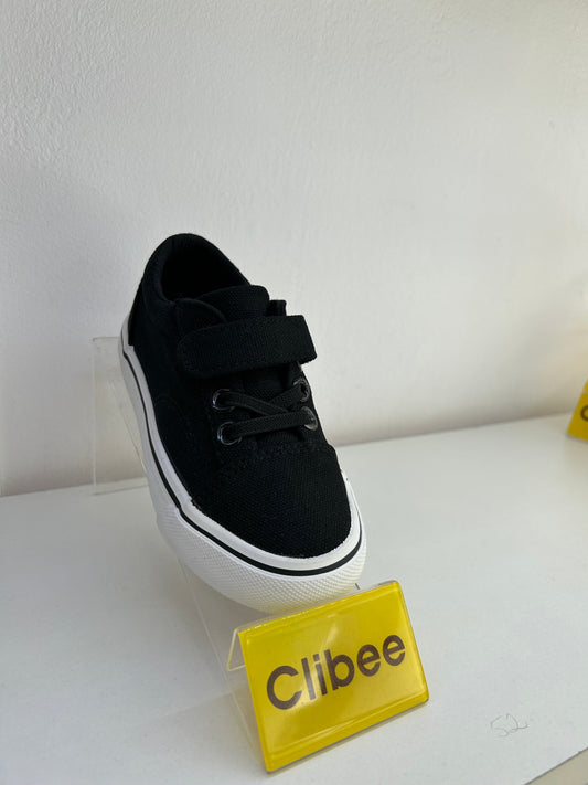 Clibee tennised